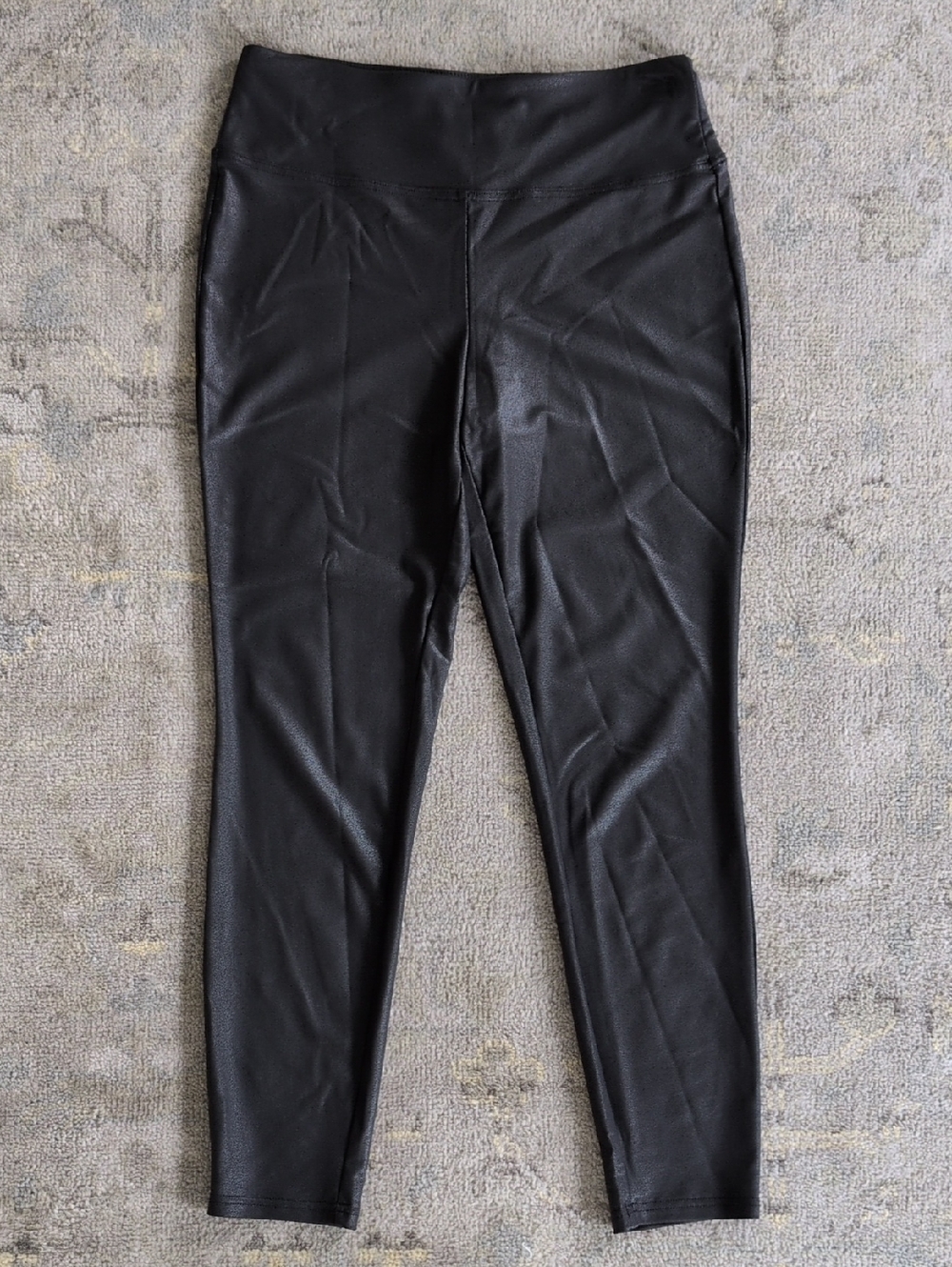 Versona Black Faux Leather Leggings